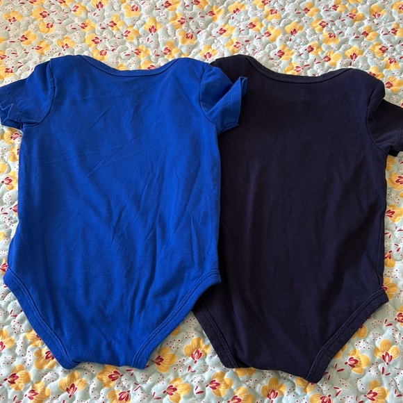 Nike Bundle Two 9 Months Nike Onesies Short Sleeve Snap Button Crotch - Picture 6 of 7